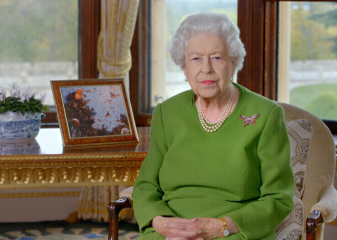 “Šī briesmīgā pandēmija! Tas nav jauks rezultāts” – Elizabete II atklāj, kā jūtas pēc Covid-19 izslimošanas