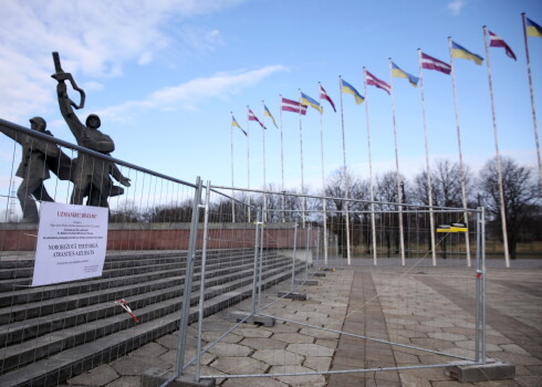 Стакис: комплекс памятника в парке Победы признан небезопасным