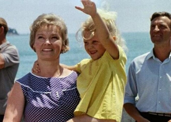 Психическая болезнь и самоубийство в 47 лет: трагическая судьба маленькой звездочки фильма "Бриллиантовая рука"