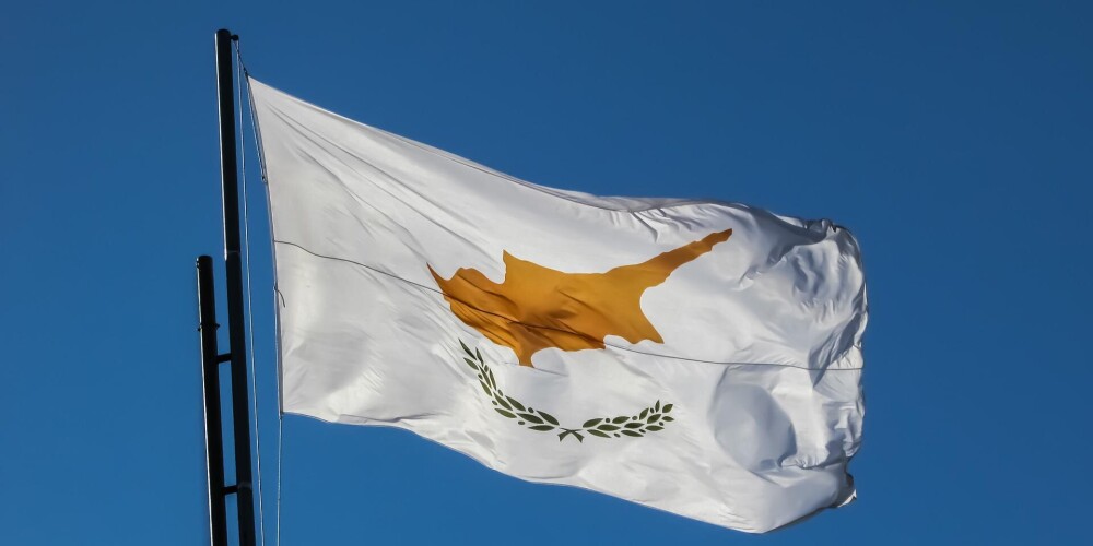 Kipra atņem pilsonību 21 krievam