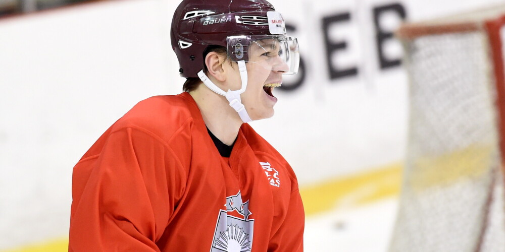 Latvijas hokeja izlases kandidātu lokam pievienojas OHL vērtīgākais spēlētājs, bet parādījies vēl viens atteikums