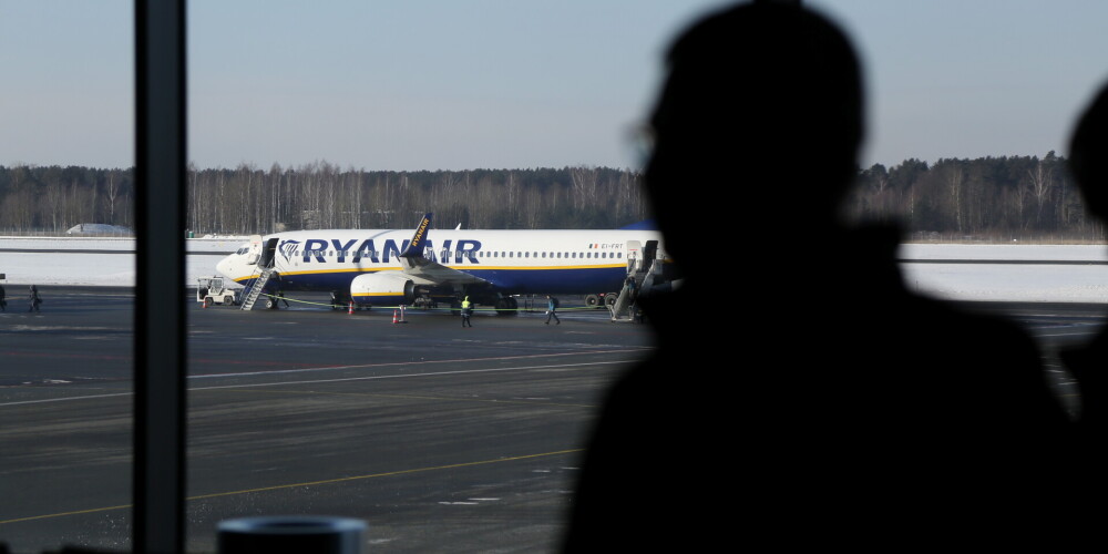 Tiesa liek "Ryanair" samaksāt 600 000 eiro desmit atlaistiem darbiniekiem Lietuvā