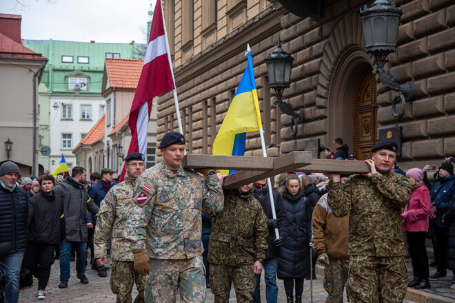 Ekumeniskais Krusta ceļš, kas galvaspilsētā kļuvis par Lieldienu laika tradīciju, šogad Vecrīgas ielās notiek 16.reizi.