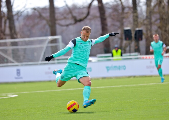 "Valmieras" futbolisti pārliecinoši uzvar; Jūrmalas “Spartaks” atkal cieš sakāvi