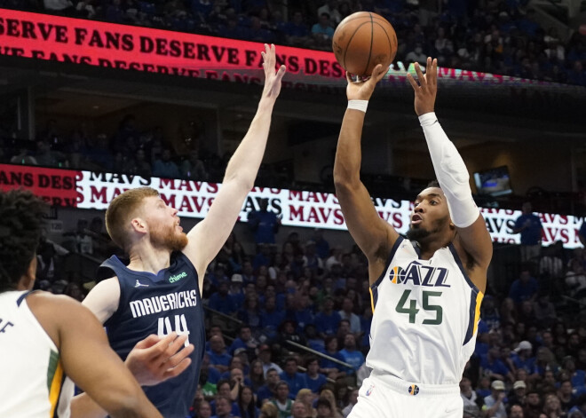 VIDEO: Bertānam un "Mavericks" NBA izslēgšanas spēles sākas ar zaudējumu