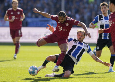 Bundeslīgas līderi "Bayern" svētdien ar rezultātu 3:0 uzvarēja Bīlefeldes "Arminia" komandu