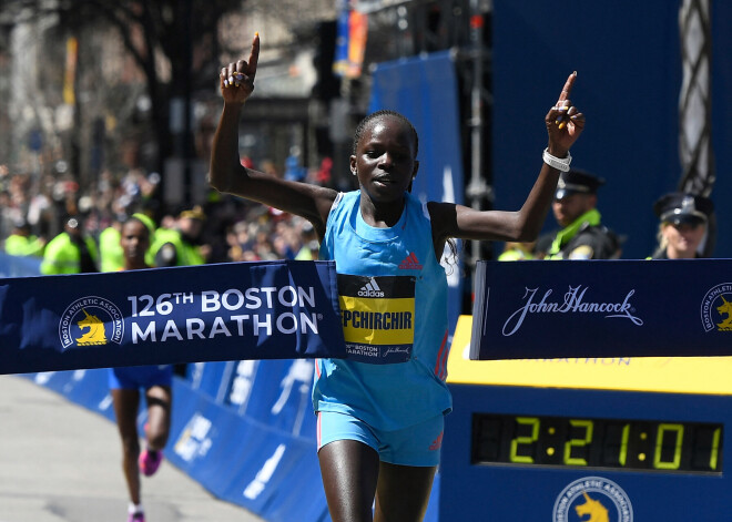 Bostonas maratonā uzvar olimpiskā čempione Jepčirčira un Čebets