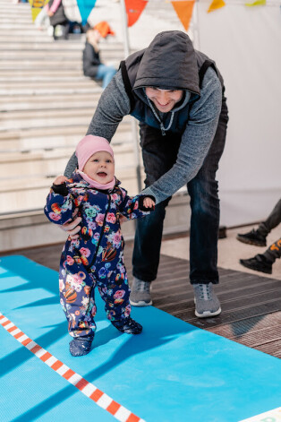 Dažiem dalībniekiem gan rāpošana vairs nav prātā