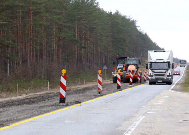 No astoņiem ceļu būves spēkratiem Jūrmalas pusē nozagta vairāk nekā tonna degvielas