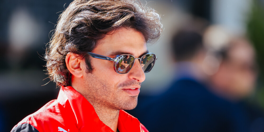 "Ferrari" pagarina līgumu ar Karlosu Sainsu junioru