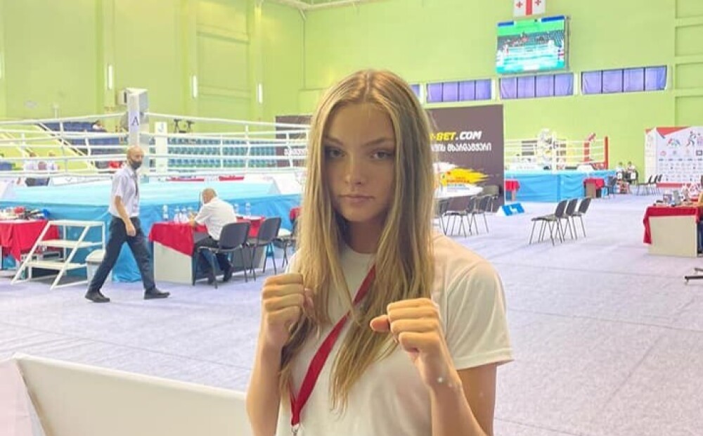 Boksere Laura Māra Jakovļeva izcīna sudrabu jauniešu Eiropas čempionātā
