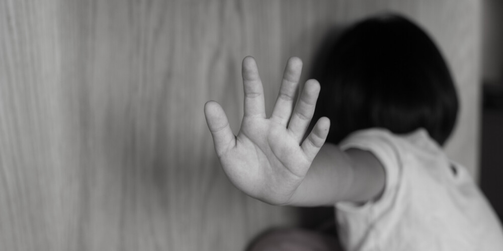 Seksuālā vardarbība pret bērnu -  ko tā nodara, un kā iespējams palīdzēt to piedzīvojušajiem dzīvot tālāk