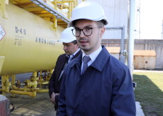 Plešs iespēju nacionalizēt Ventspils ostas terminālī iestrēgušu amonjaka kravu sauc par sliktāko scenāriju