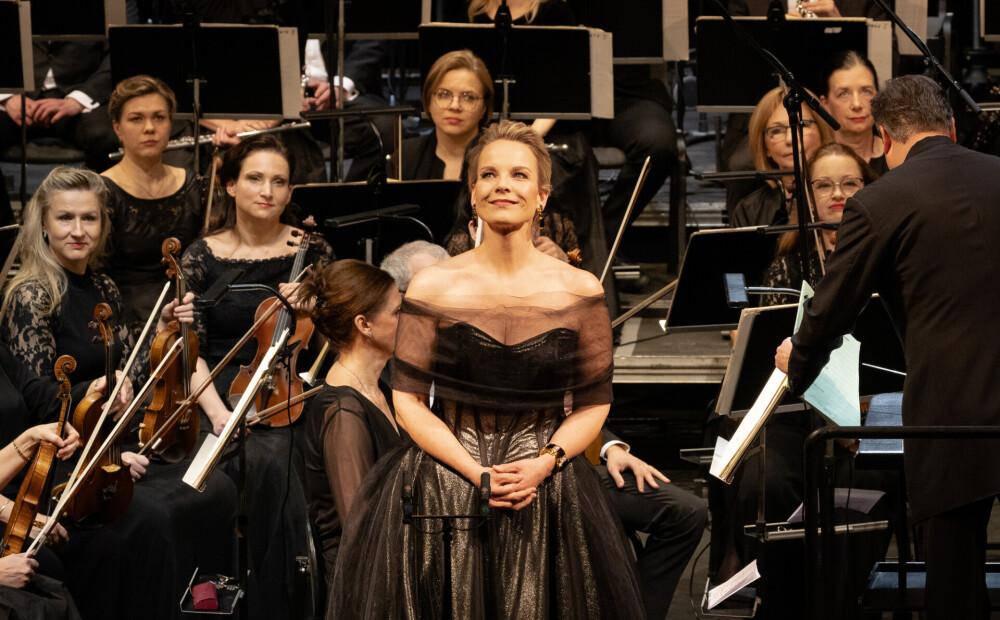 FOTO: Latvijas Nacionālajā operā izskan Elīnas Garančas solokoncerts