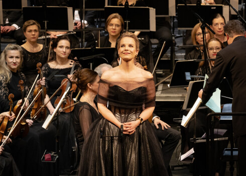 FOTO: Latvijas Nacionālajā operā izskan Elīnas Garančas solokoncerts