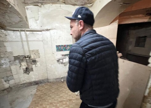 Голливудский актер рассказал о страшной ночи в украинском бомбоубежище