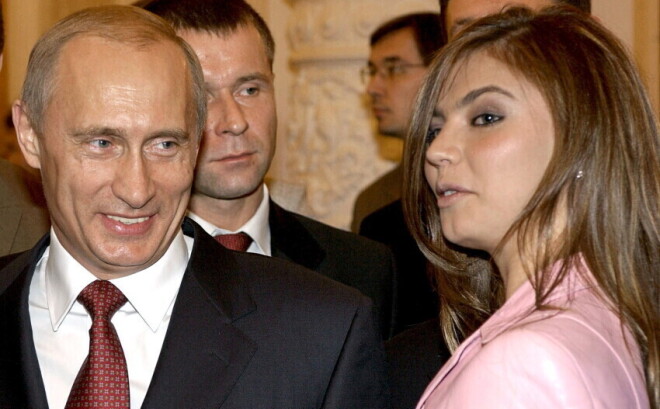 Kabajeva kopā ar Putinu.