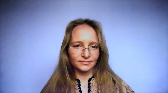Jekaterina vada noslēpumainu inovāciju fondu, kurš laikā, kamēr Krievijas ekonomika piedzīvo dziļu krīzi, no valsts kompānijām saņem miljonus par utopiskiem pētījumiem.