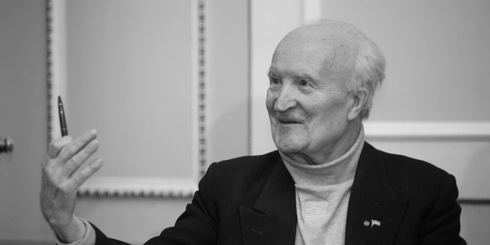 91 gada vecumā mūžībā devies valodnieks Jānis Kušķis