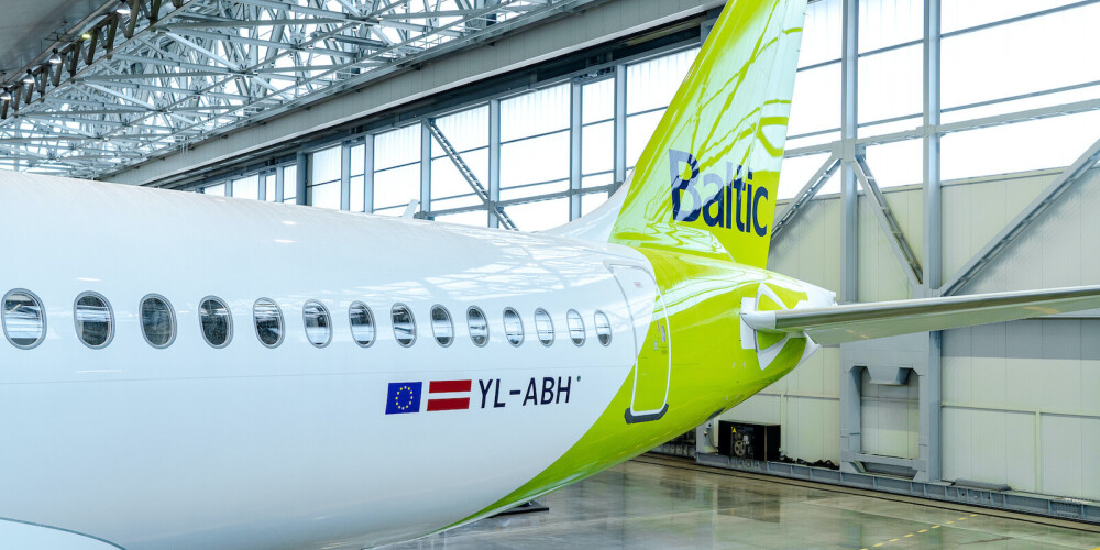 "airBaltic" saņem vēl vienu jaunu "Airbus" lidmašīnu, kas nodrošinās lielākas ērtības pasažieriem