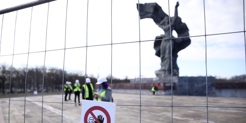 Коалиция планирует обсудить предложенные варианты сноса памятника в парке Победы
