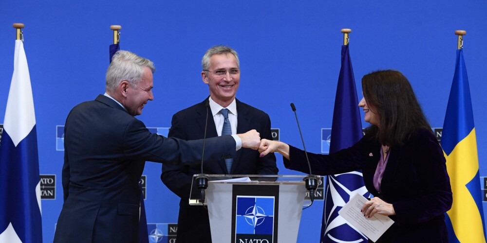 Somija un Zviedrija jau klauvē pie NATO vārtiem