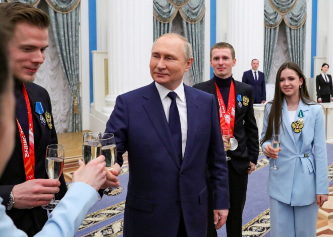 26. aprīlī Kremlī notikusi Krievijas Federācijas prezidenta Vladimira Putina tikšanās ar Pekinas olimpisko spēļu čempioniem. Tiesa, no 15 zelta medaļu ieguvējiem uz tikšanos ar valsts galvu ieradās vien deviņi.