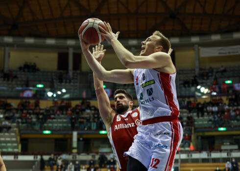 Strautiņam 19 punkti "UnaHotels" zaudējumā FIBA Eiropas kausa fināla otrajā spēlē