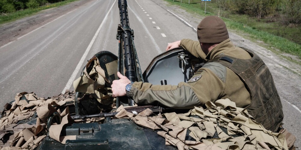 Krievija cenšas ielenkt ukraiņus Doneckas virzienā