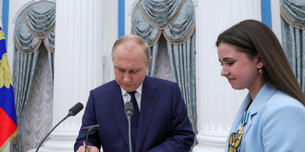 Vladimirs Putins tagad kļuvis arī par daiļslidošanas un dopinga speciālistu