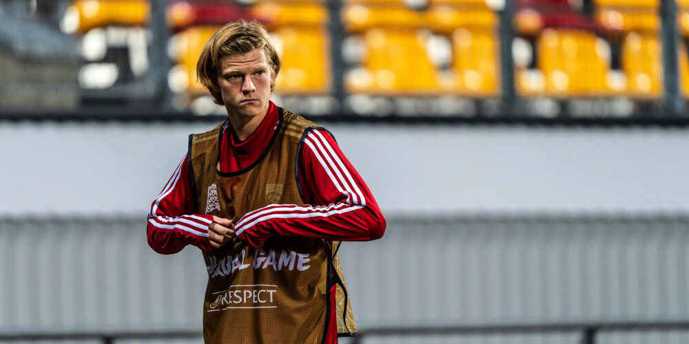 Mārtiņš Ķigurs (dzimis 1997. gada 31. martā) ir Latvijas futbolists, pussargs. Spēlējis dažādu vecumu Latvijas jauniešu izlasēs. Pirmo reizi uz Latvijas izlasi izsaukts pirms 2019. gada jūnijā paredzētajām 2020. gada Eiropas čempionāta kvalifikācijas spēlēm. Latvijas izlases sastāvā debitēja 2019. gada 9. septembrī EČ kvalifikācijas spēlē pret Ziemeļmaķedoniju, nākot laukumā sākumsastāvā.