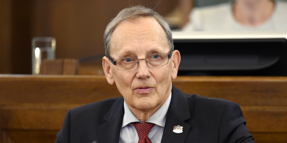 13.Saeimas deputāts Aleksandrs Kiršteins.