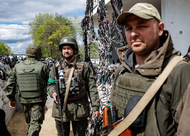 Ukrainas armija ziņo, ka Krievija bez panākumiem turpina uzbrukumus Donbasā