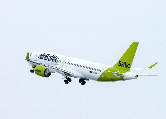 "airBaltic" nomās vienu Ukrainas nacionālās lidsabiedrības lidmašīnu