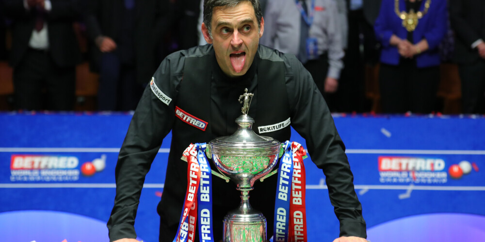 Ronijs O'Salivans (dzimis 1975. gada 5. decembrī Vordslejā, Lielbritānijā) ir profesionāls angļu snūkerists. R. O'Salivans ir seškārtējs pasaules čempions (2001, 2004, 2008, 2012, 2013, 2020). Tāpat viņš ir otrais visu laiku vairāk nopelnījušais snūkera spēlētājs. Karjeras laikā viņš nopelnījis vairāk nekā 6 miljonus sterliņu mārciņu. Piecus gadus bijis pasaules ranga līderis, 25 reizes uzvarējis ieskaites turnīros. R. O'Salivana iesauka "Raķete" (angļu: The Rocket) viņam ir piedēvēta straujā spēles stila dēļ. Viņš vairāku kritiķu, fanu un citu profesionāļu vērtējumā tiek uzskatīts par vienu no talantīgākajiem snūkera spēlētajiem visā pasaulē.