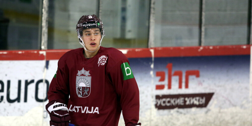 Latvijas hokeja izlases treniņnometni pamet četri hokejisti