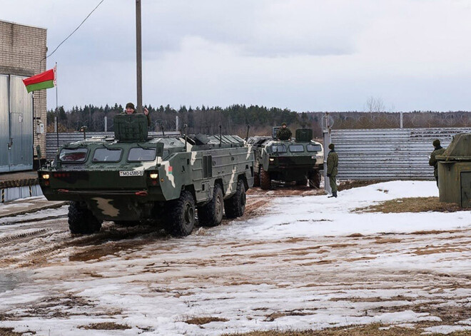 Baltkrievija uzsākusi "negaidītas" militārās mācības