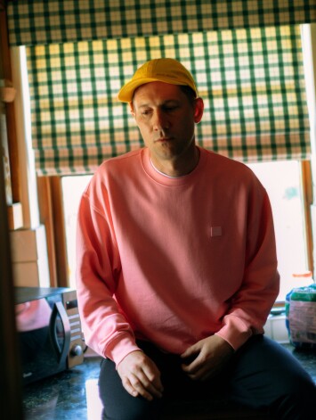 Riton, īstajā vārdā Henrijs Smitsons, ir elektroniskās mūzikas dīdžejs un producents no Lielbritānijas.