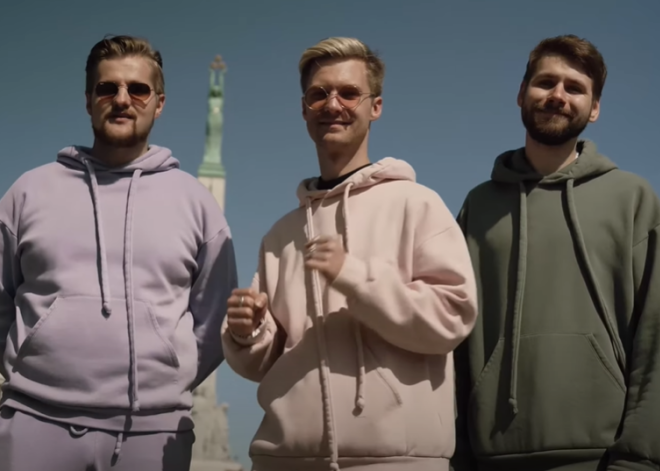 ВИДЕО: представители Латвии на "Евровидении" со словами "Слава Украине" перепели песню Kalush Orchestra