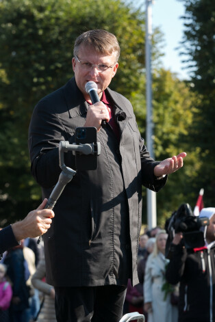 Ainārs Šlesers protesta akcijas laikā 2021. gada oktobrī.