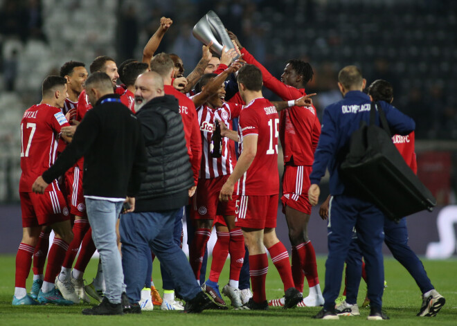 Grieķijas futbola čempionātā triumfē "Olympiakos"