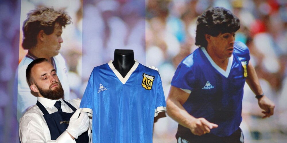 Par rekordlielu summu pārdod Djego Maradonas leģendāro kreklu