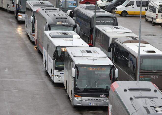 Degvielas cena aug: vai sabiedriskais transports kļūs dārgāks? Skaidro Linkaits
