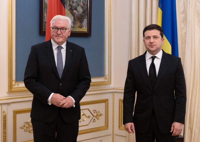 Zelenskis un Šteinmeiers atrisinājuši domstarpības
