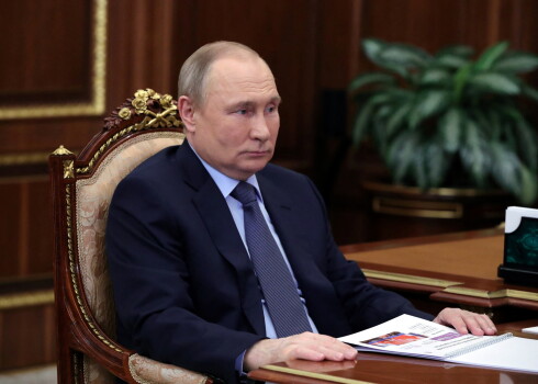 Путин поддержал создание собственной "Википедии"
