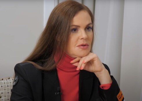 Телеведущая Екатерина Андреева призналась, что регулярно нарушает российский закон