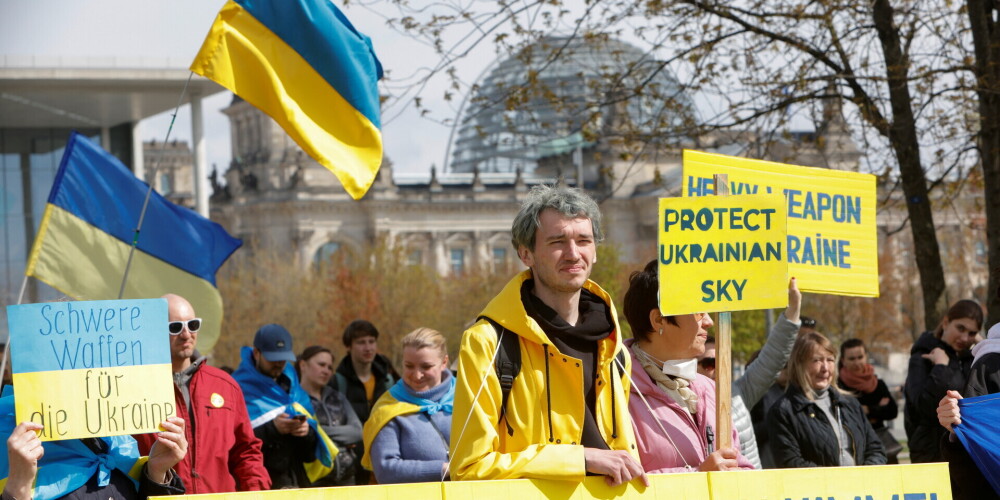 "Катастрофически политическое решение": посол Украины в Германии о запрете украинской символики в Берлине 8-9 мая