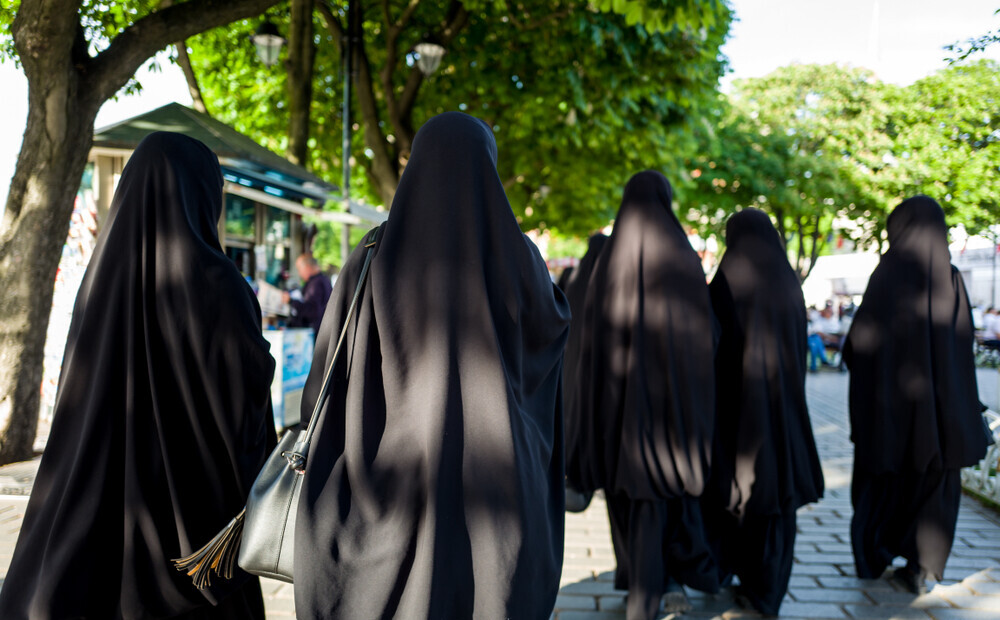 Talibi ievieš prasību sievietēm valkāt visu augumu sedzošas čadras