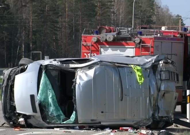 На Сигулдском шоссе за одно утро произошло две аварии: похоже, виновники второй засмотрелись на первую