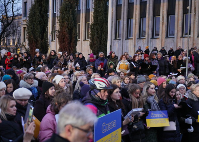 Оперный театр устраивает концерт в поддержку украинского народа "Слава Украине!"